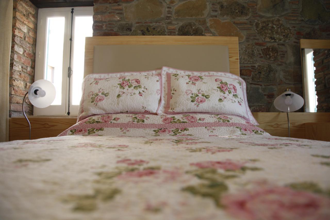 Farmakas Living Guest House Bagian luar foto