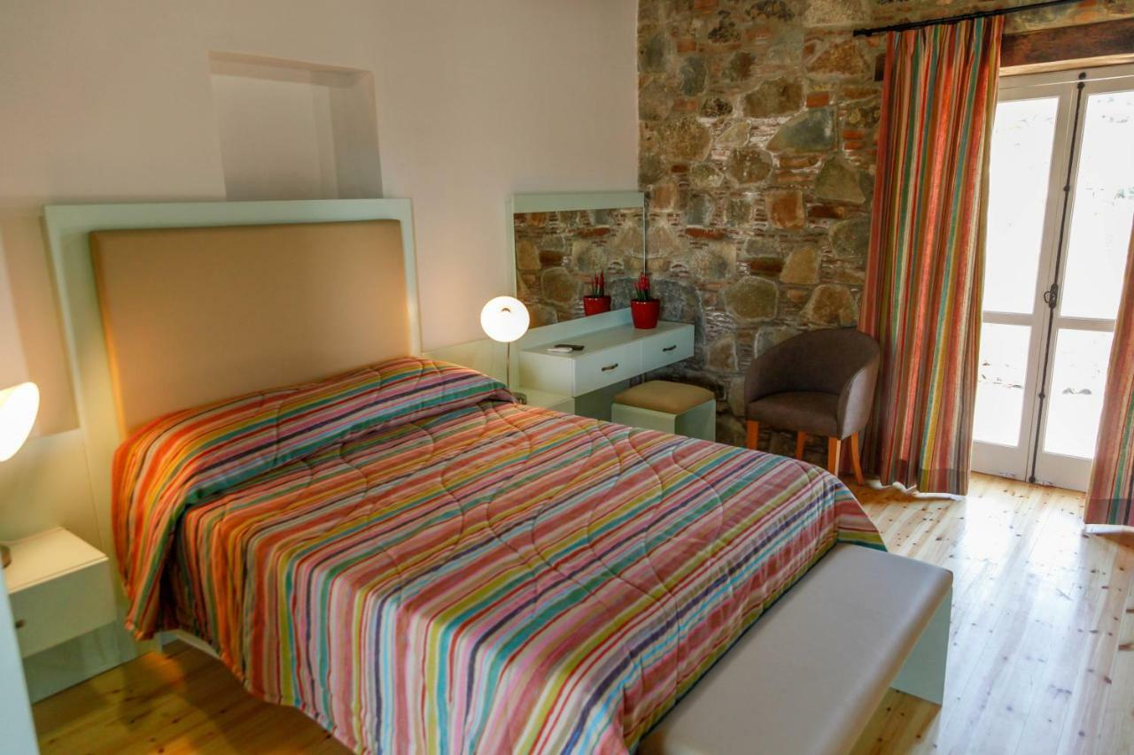 Farmakas Living Guest House Bagian luar foto
